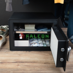 Két sắt sử dụng hệ thống mã hóa điện tử hiện đại, đảm bảo an toàn cho tài sản của khách.