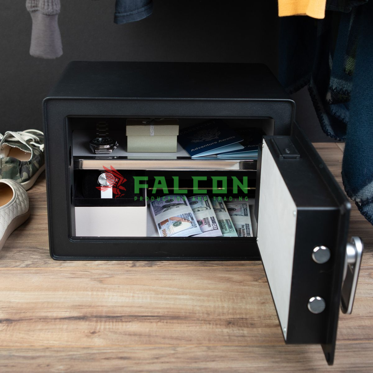 Két sắt sử dụng hệ thống mã hóa điện tử hiện đại, đảm bảo an toàn cho tài sản của khách.