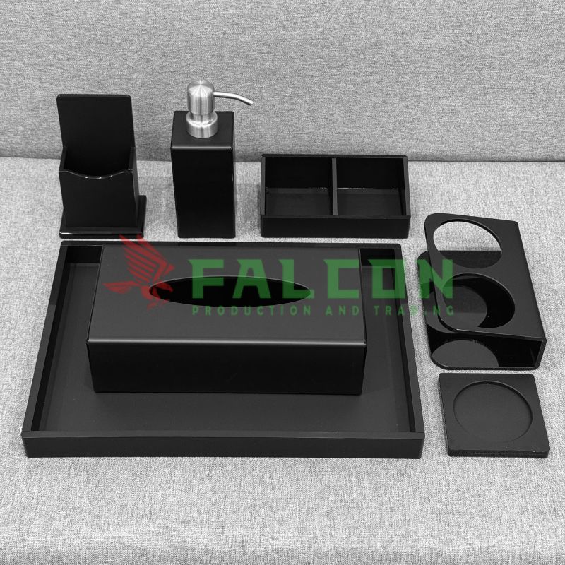 Acrylic sở hữu khả năng chống trầy tốt, giữ sản phẩm luôn sáng đẹp theo thời gian.