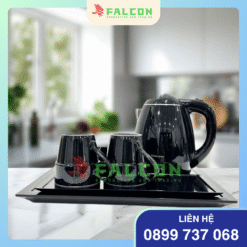 Trọn bộ 5 chi tiết phối hợp hài hòa về kiểu dáng và màu sắc, tạo nên sự đồng nhất và sang trọng cho khu vực pha trà trong phòng khách sạn.