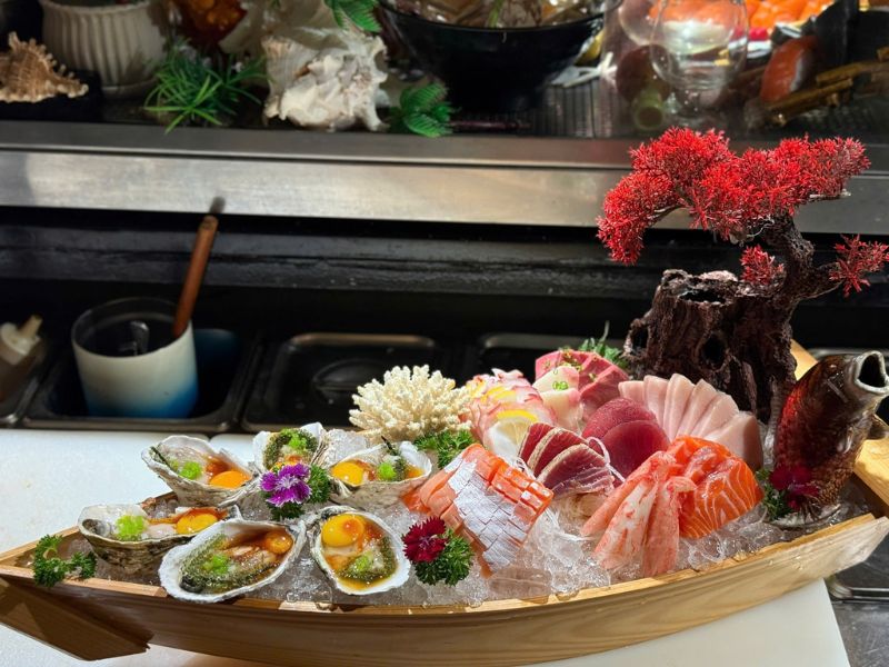 Trải nghiệm buffet sushi phong cách omakase tại Ichihana Sài Gòn.