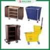Xe đẩy có thể chứa đầy đủ các vật dụng cần thiết cho công việc dọn phòng, từ khăn tắm, bộ đồ dùng, đến các dung dịch vệ sinh.