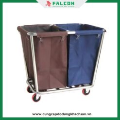 Xe đẩy có tay cầm chắc chắn, giúp nhân viên thao tác dễ dàng và tiết kiệm sức lực.