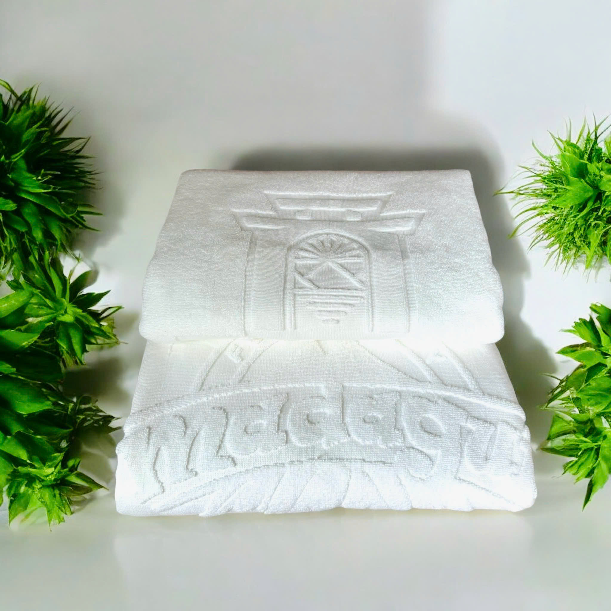 Chất liệu cotton dệt cao cấp mang đến cảm giác mềm mại, dễ chịu, giúp khách hàng thư giãn tối đa sau một ngày dài.