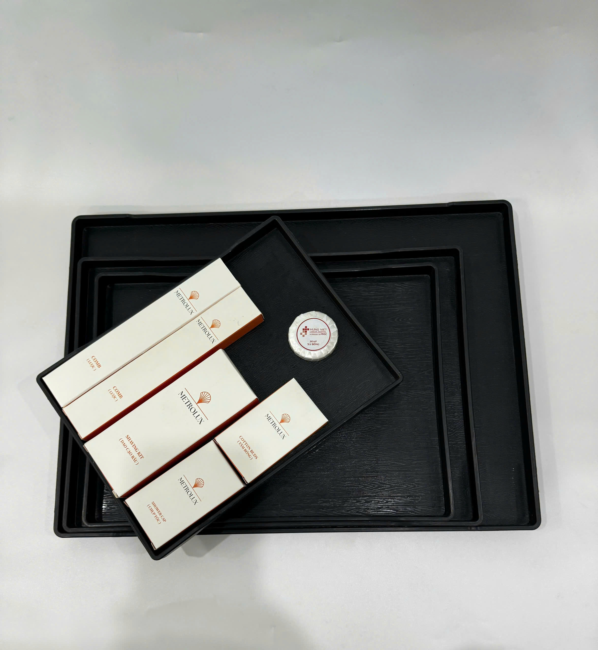 Kích thước tiêu chuẩn phù hợp cho bàn lavabo và kệ phòng tắm.