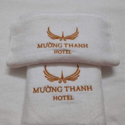 Chất liệu vải cotton mềm mại và bền đẹp giúp khăn không bị nhăn, giữ hình dáng và màu sắc như mới.