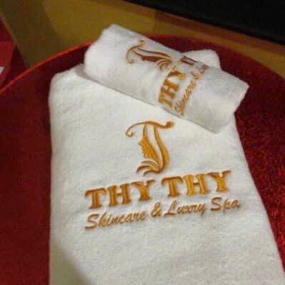 Chất liệu vải cotton tự nhiên giúp khăn mềm mại và thoáng khí, không gây cảm giác ngứa hay khó chịu.